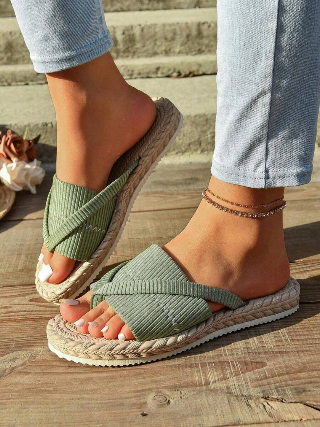 CAMILLA | COMFORTABLE CRISS-CROSS FLAT SANDALS