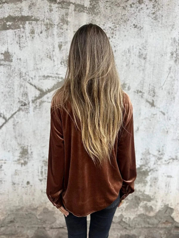 MIKAELA | CLASSIC VELVET BLOUSE